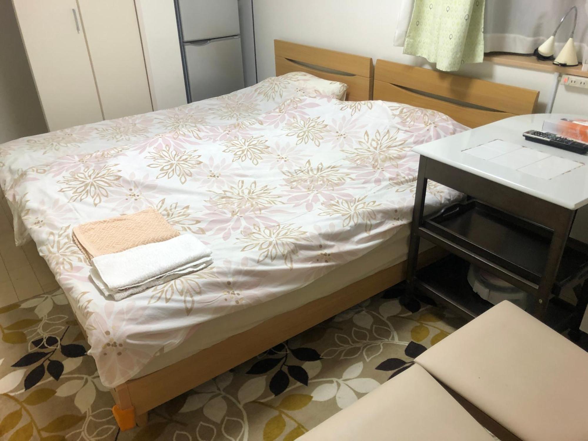Sunny Moe Oo Apartemen