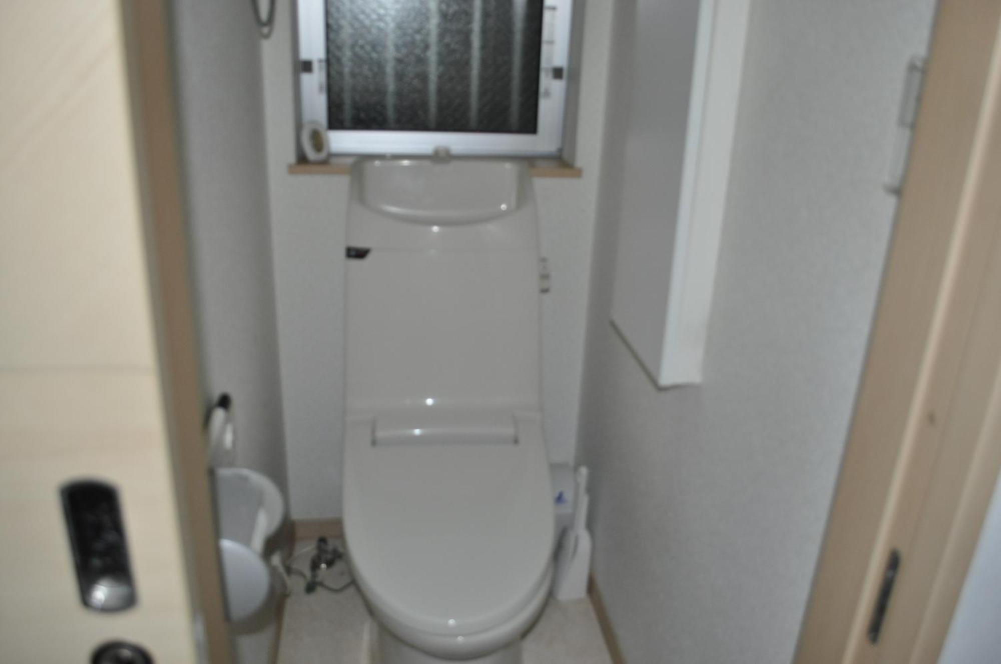 Sunny Moe Oo Apartemen Tokyo